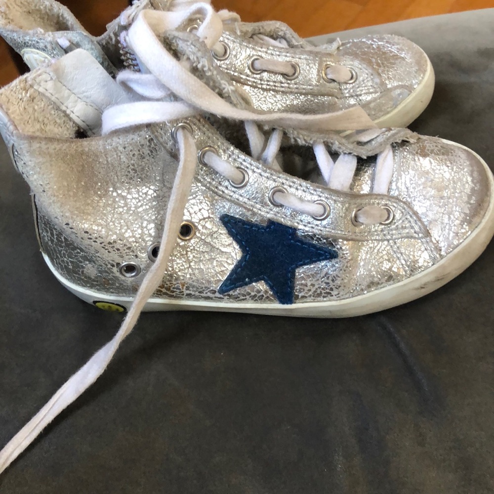 Girls size 26 golden goose sneakers great condition